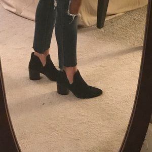 Brand new little black Steve Madden booties.